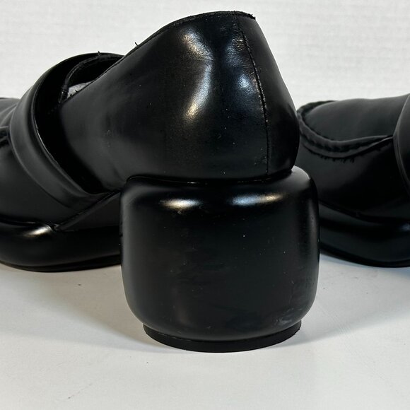 WOMEN'S SIZE 9 SLIP ON SHOES - Picture 4 of 16